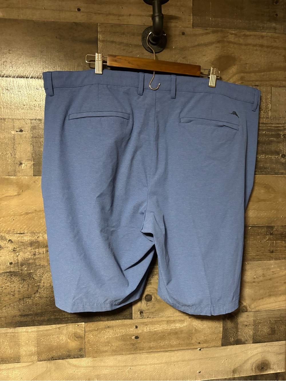 Tommy Bahama Chip Shot Blue Performance Shorts 8” length 42” waist UPF 30